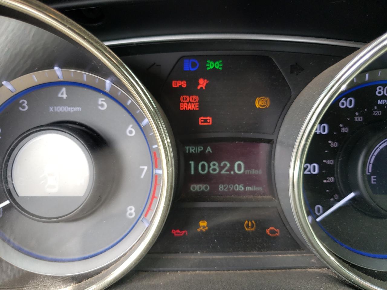 Photo 8 from auction – 2011 HYUNDAI SONATA SE with VIN 5NPEC4AB2BH316753