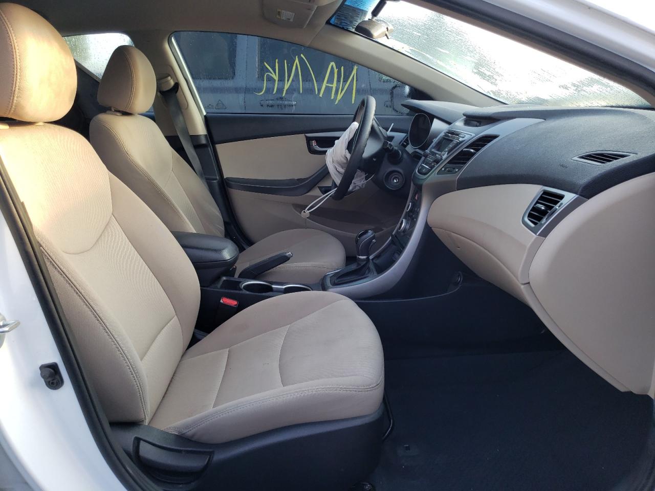 Photo 5 from auction – 2016 HYUNDAI ELANTRA SE with VIN 5NPDH4AE3GH760710