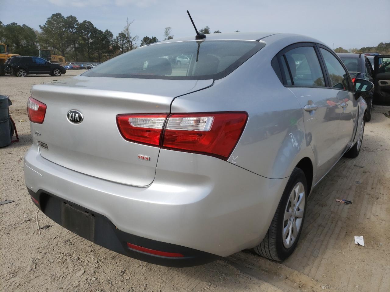 Photo 4 from auction – 2014 KIA RIO LX with VIN KNADM4A35E6415421
