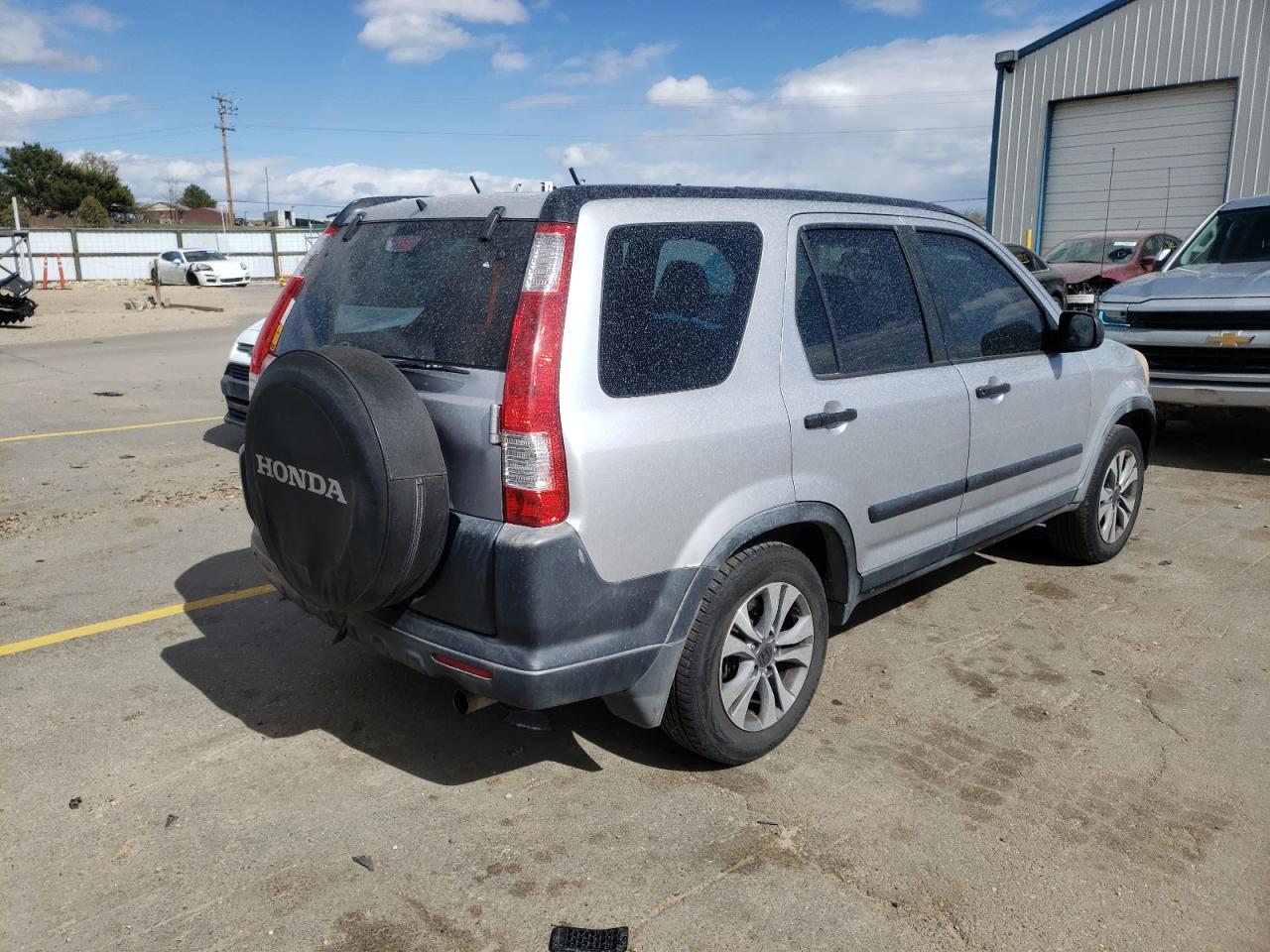Photo 4 from auction – 2005 HONDA CR-V LX with VIN JHLRD68575C008989