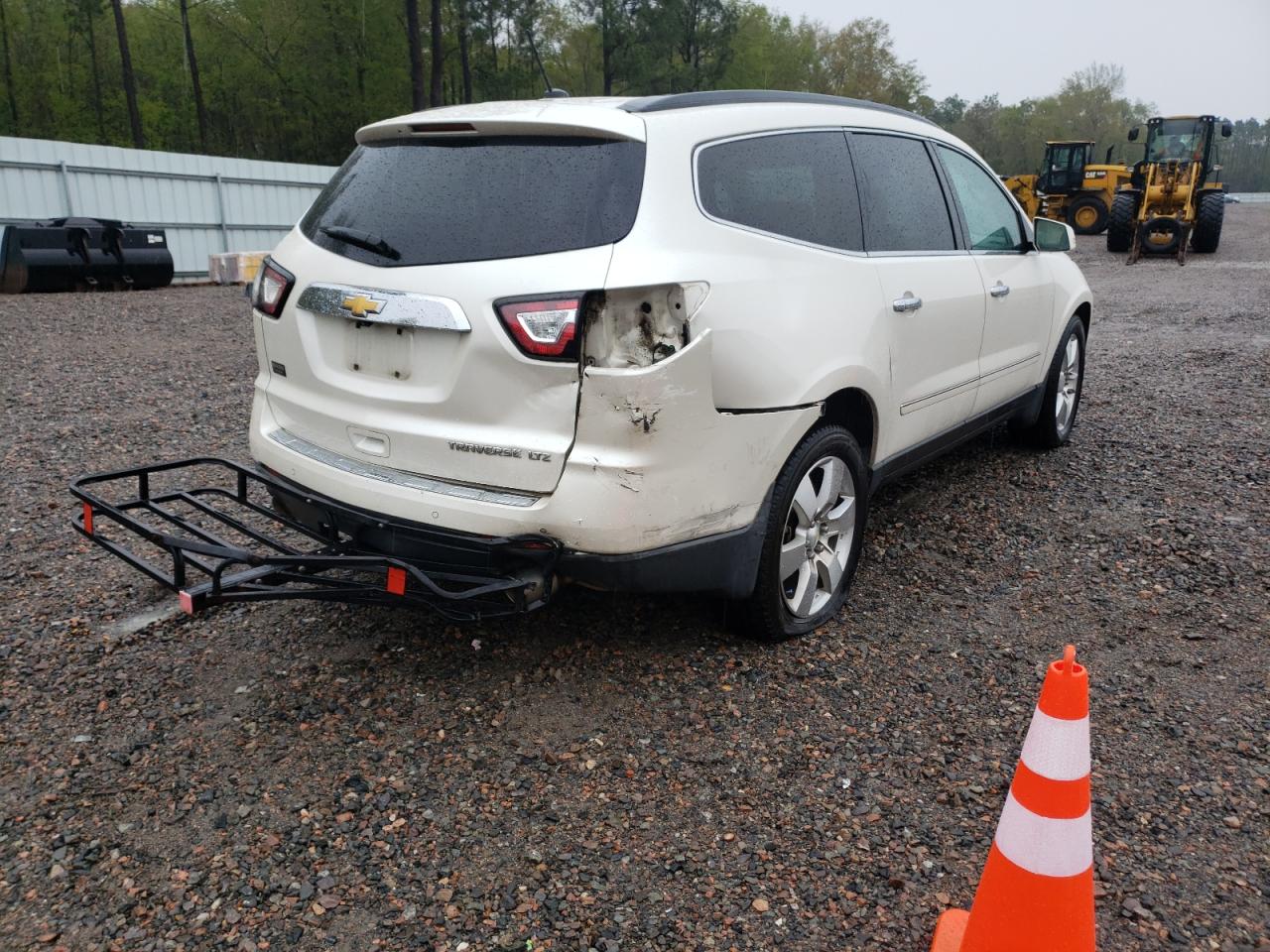 Photo 4 from auction – 2014 CHEVROLET TRAVERSE L with VIN 1GNKRJKD5EJ273416