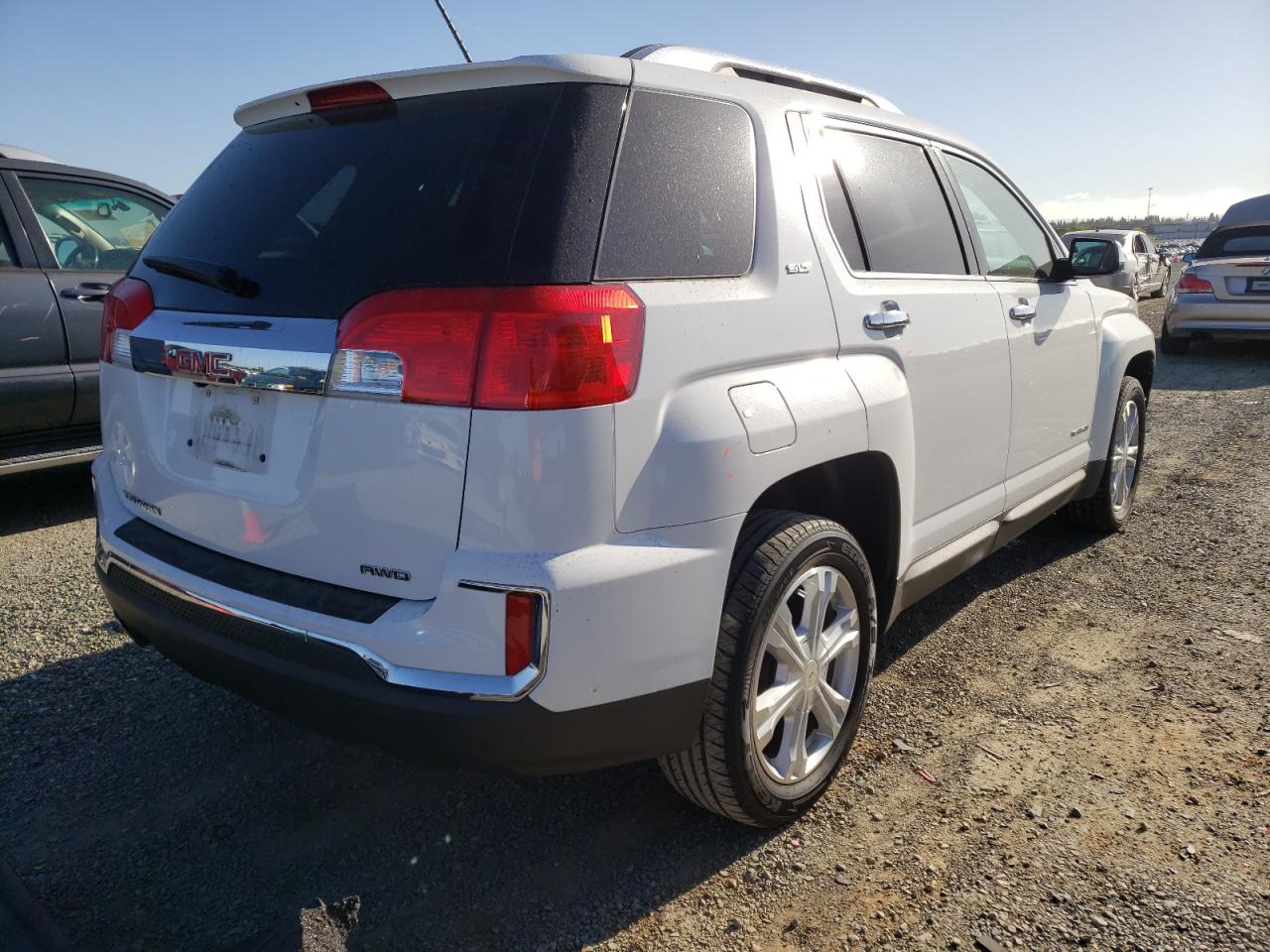 Photo 4 from auction – 2017 GMC TERRAIN SL with VIN 2GKFLUEK8H6310729
