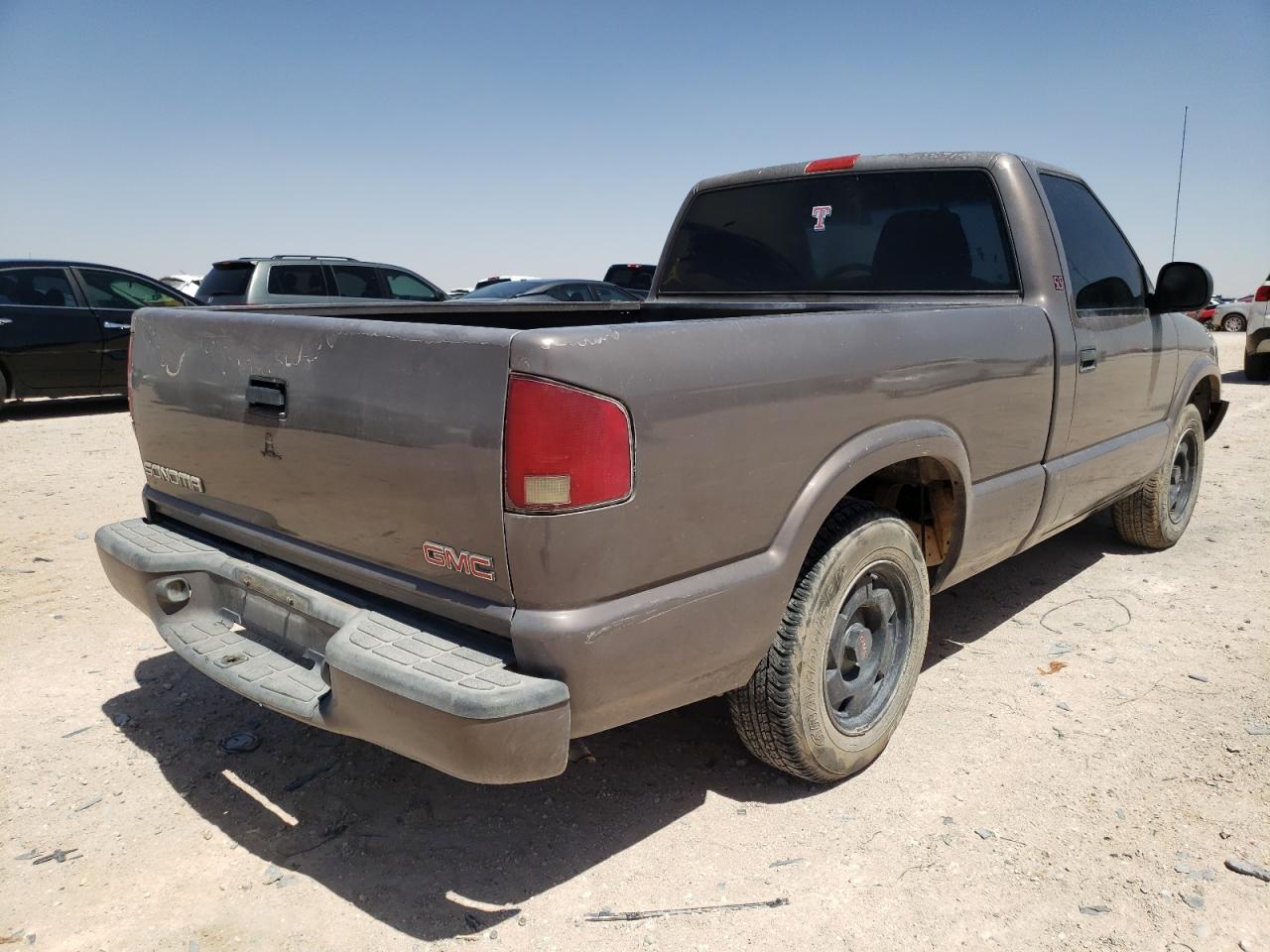 Photo 4 from auction – 1999 GMC SONOMA with VIN 1GTCS1446X8524677
