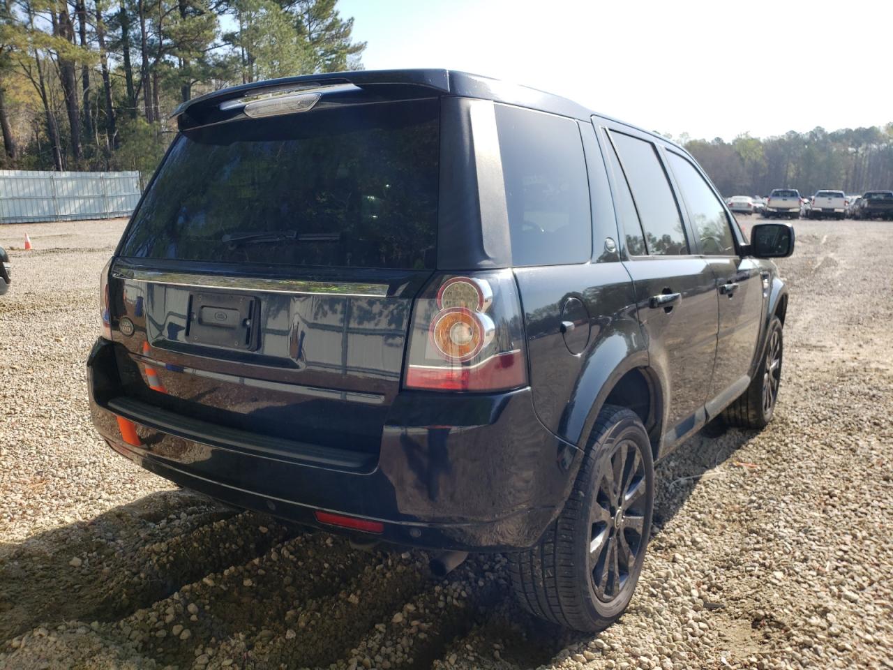 Photo 4 from auction – 2015 LAND ROVER LR2 SE with VIN SALFP2BG0FH428312