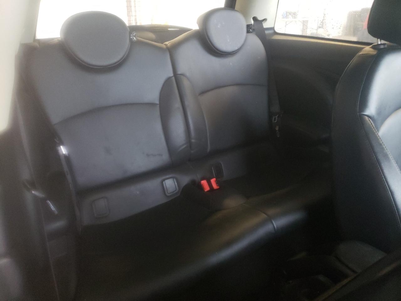 Photo 6 from auction – 2011 MINI COOPER with VIN WMWSU3C51BT095480