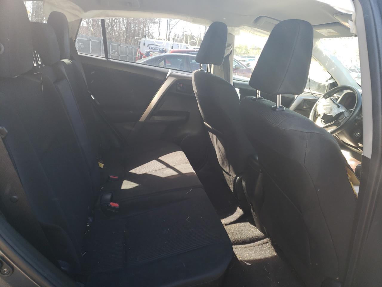 Photo 6 from auction – 2016 TOYOTA RAV4 LE with VIN JTMBFREV2GD195618
