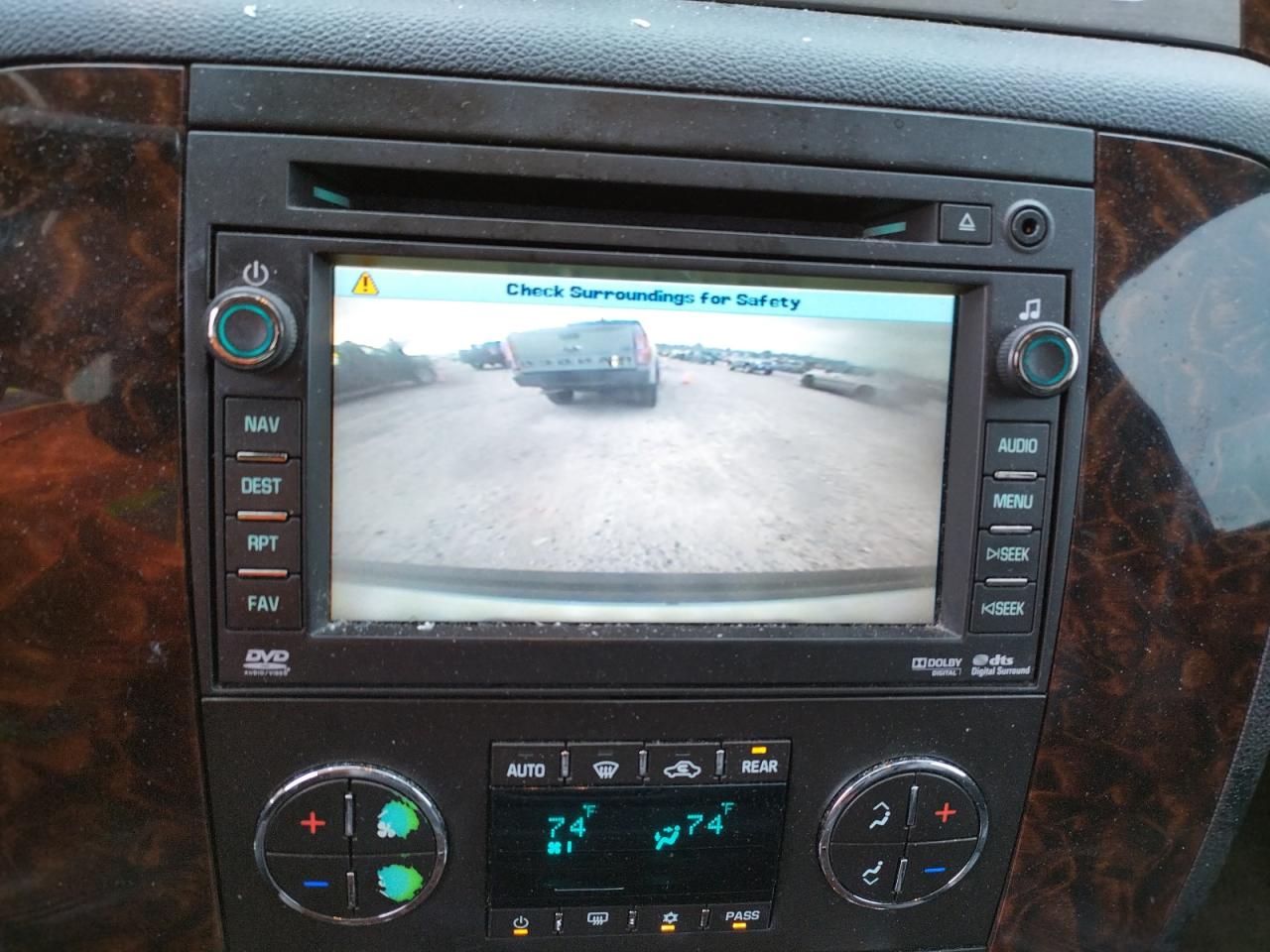 Photo 9 from auction – 2010 GMC YUKON DENA with VIN 1GKUCEEFXAR261575