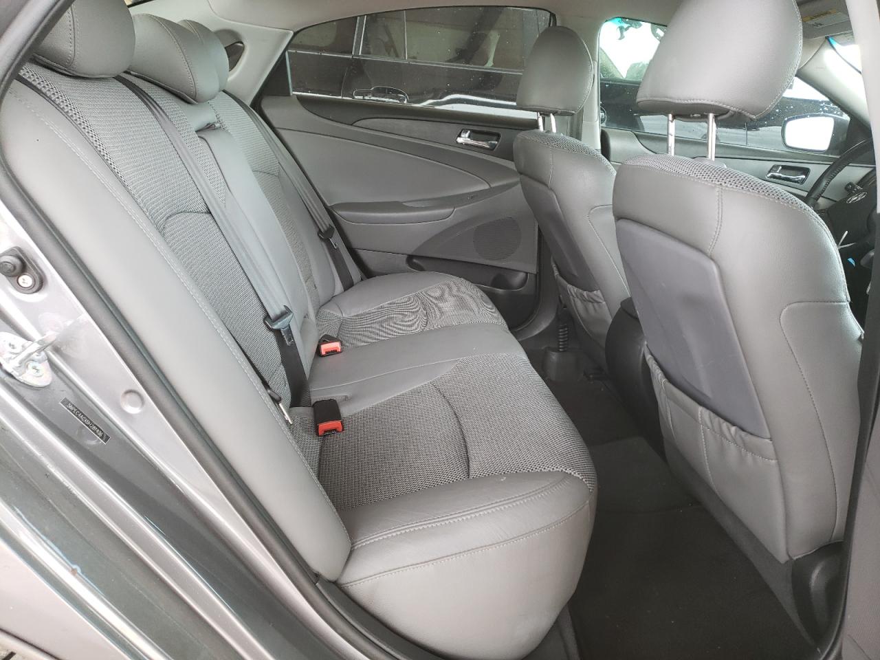 Photo 6 from auction – 2011 HYUNDAI SONATA SE with VIN 5NPEC4ACXBH281436