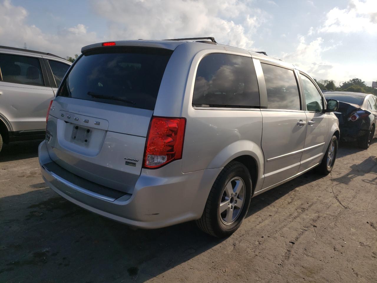 Foto 4 de la subasta – 2011 DODGE GRAND CARA con VIN 2D4RN5DGXBR741359