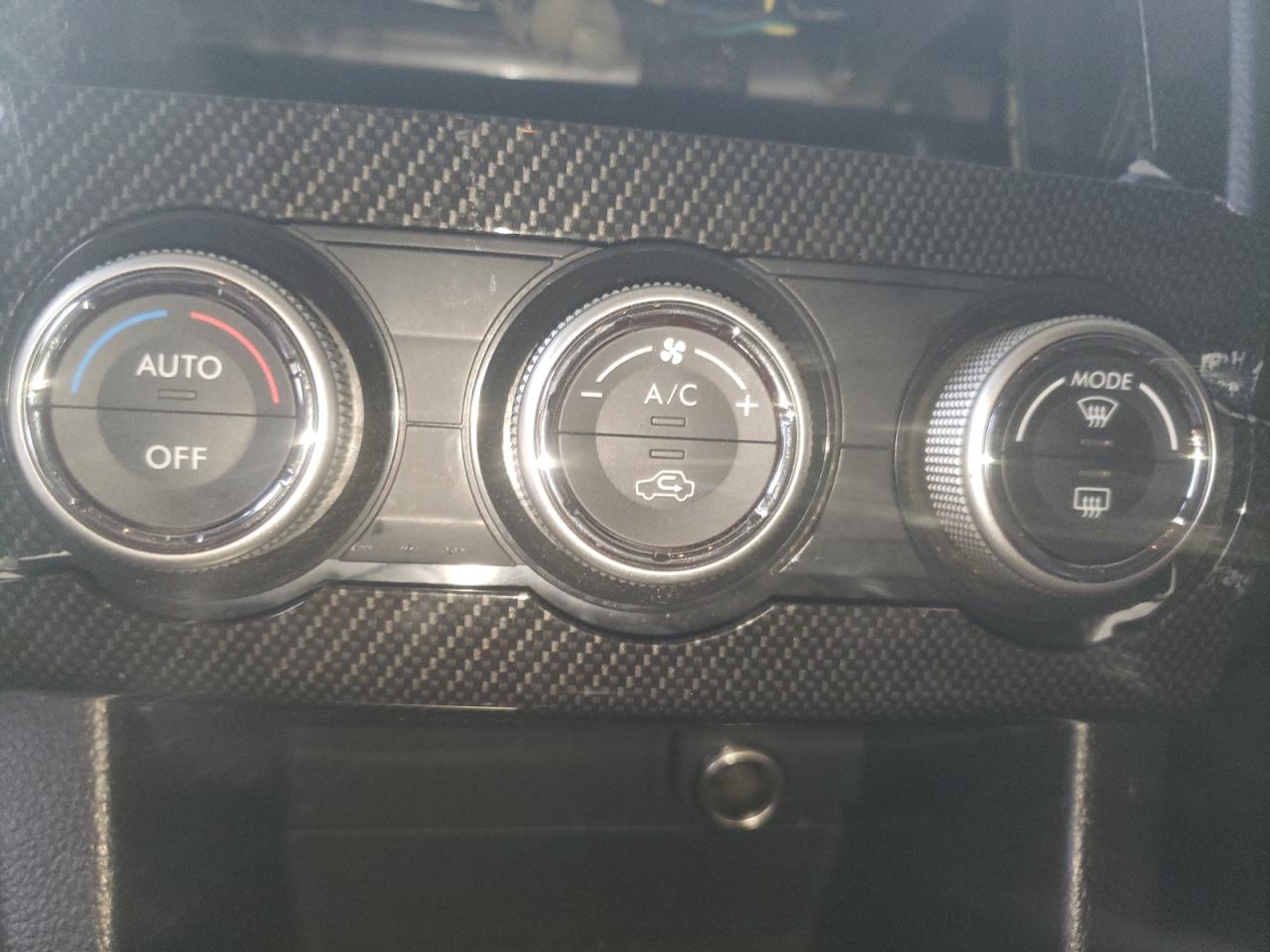 Photo 9 from auction – 2015 SUBARU WRX LIMITE with VIN JF1VA1G60F8802387