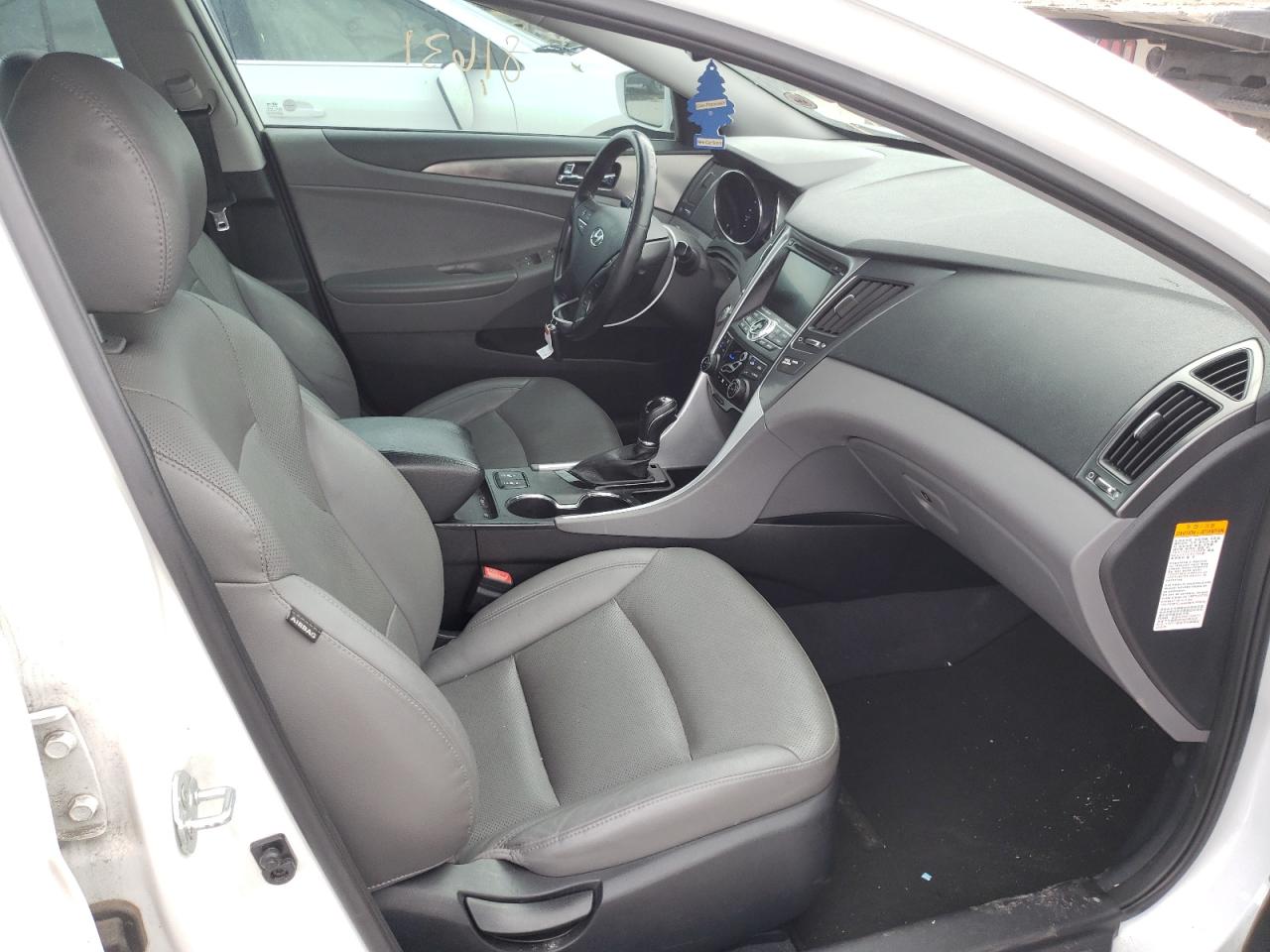 Photo 5 from auction – 2015 HYUNDAI SONATA HYB with VIN KMHEC4A48FA135540