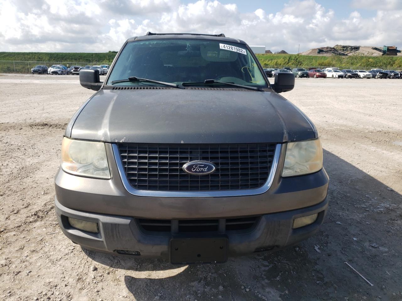 Photo 9 from auction – 2005 FORD EXPEDITION with VIN 1FMPU15515LA96087