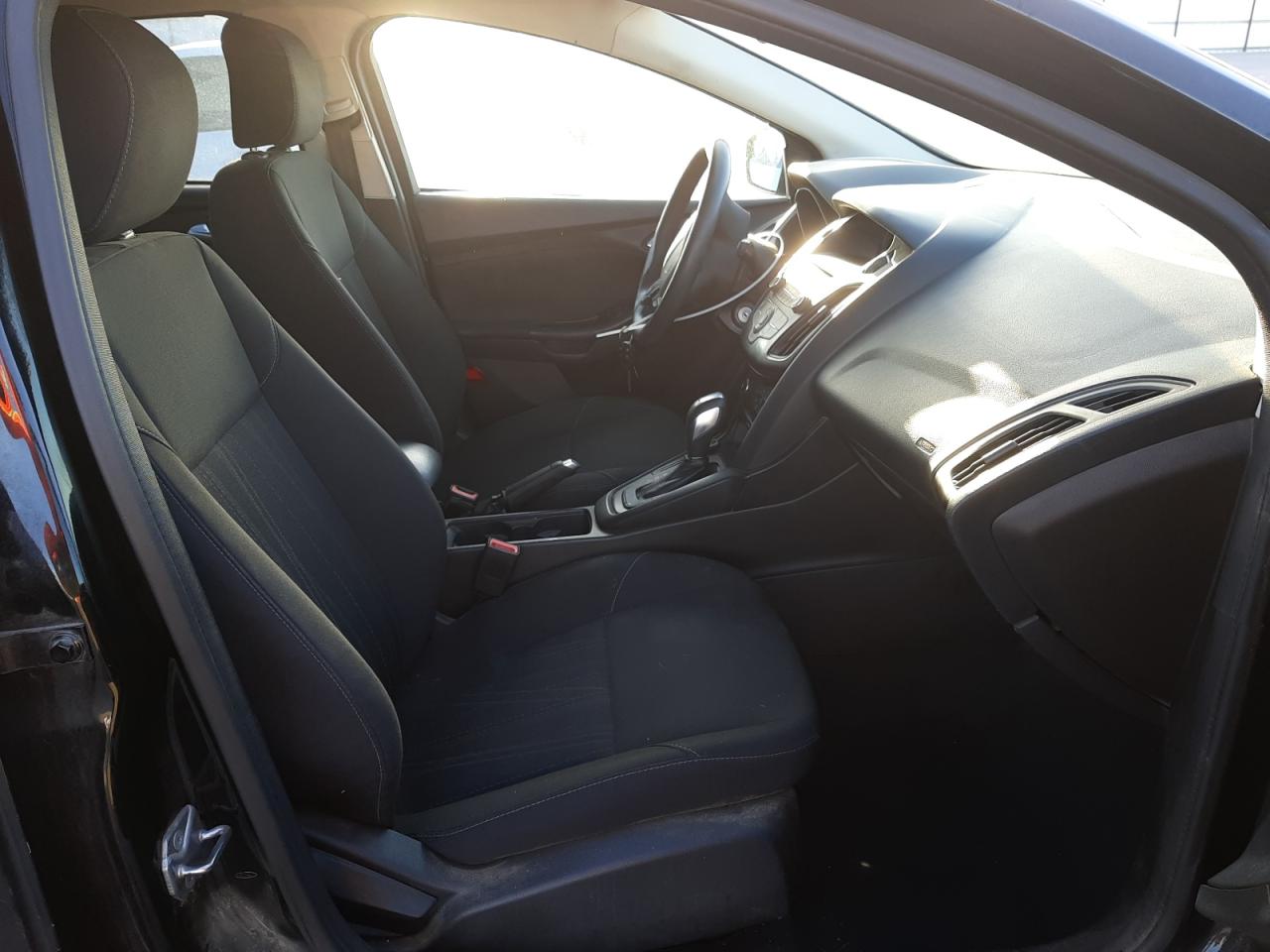 Photo 5 from auction – 2016 FORD FOCUS SE with VIN 1FADP3F26GL337729