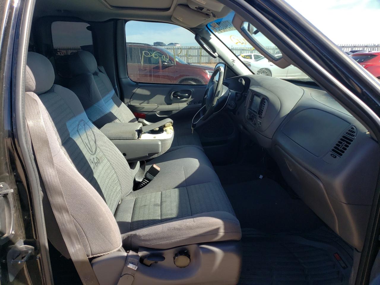 Photo 5 from auction – 2003 FORD F150 with VIN 2FTRX17W23CB07289