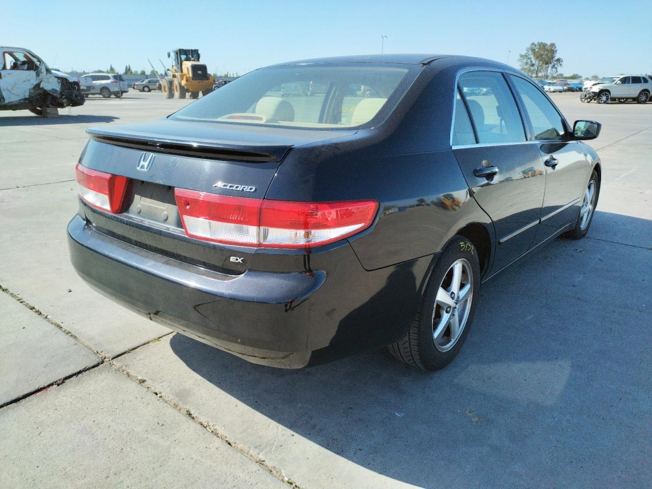 Photo 4 from auction – 2004 HONDA ACCORD EX with VIN JHMCM56754C015261