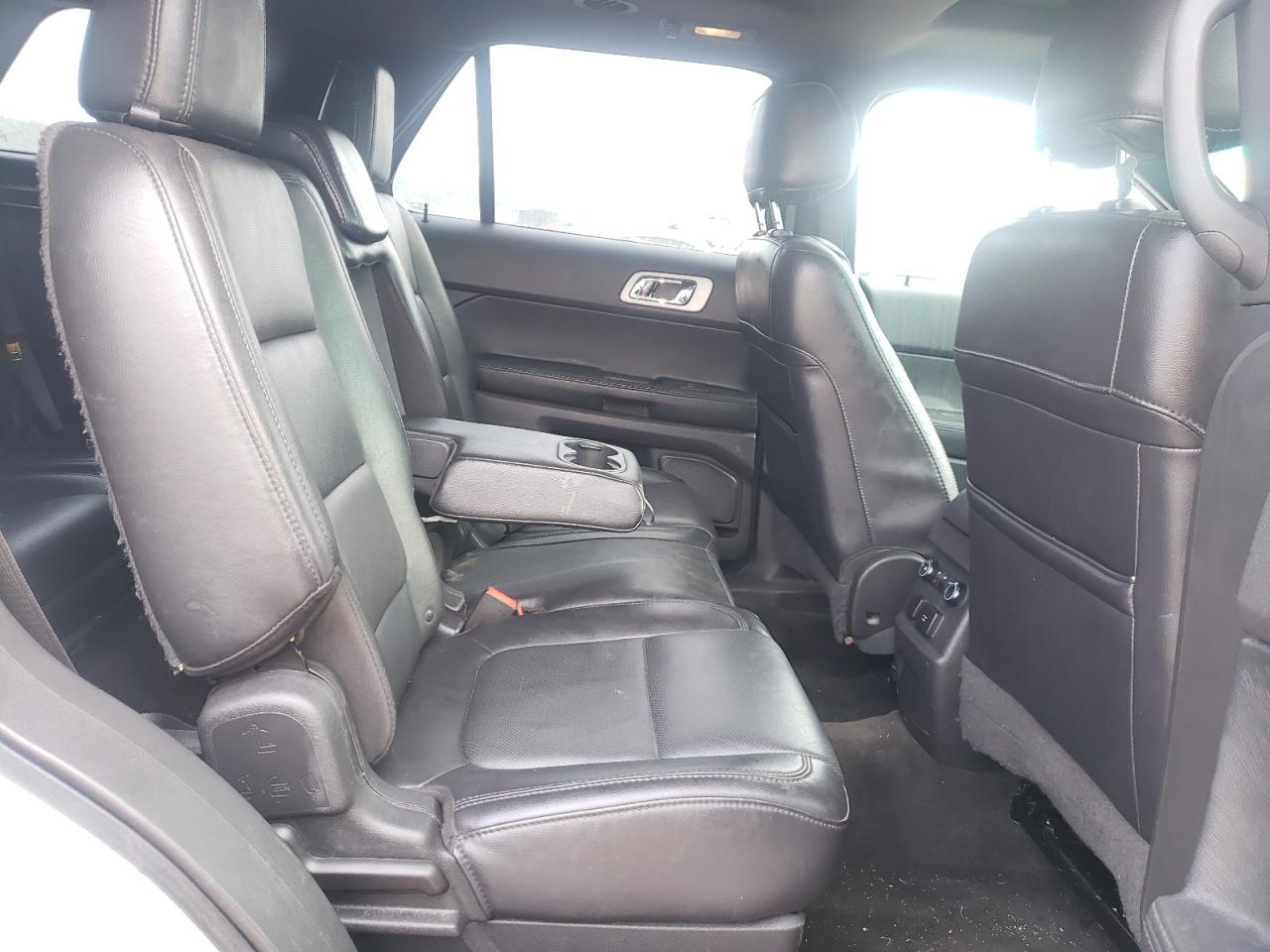 Photo 6 from auction – 2015 FORD EXPLORER L with VIN 1FM5K7F83FGB66529