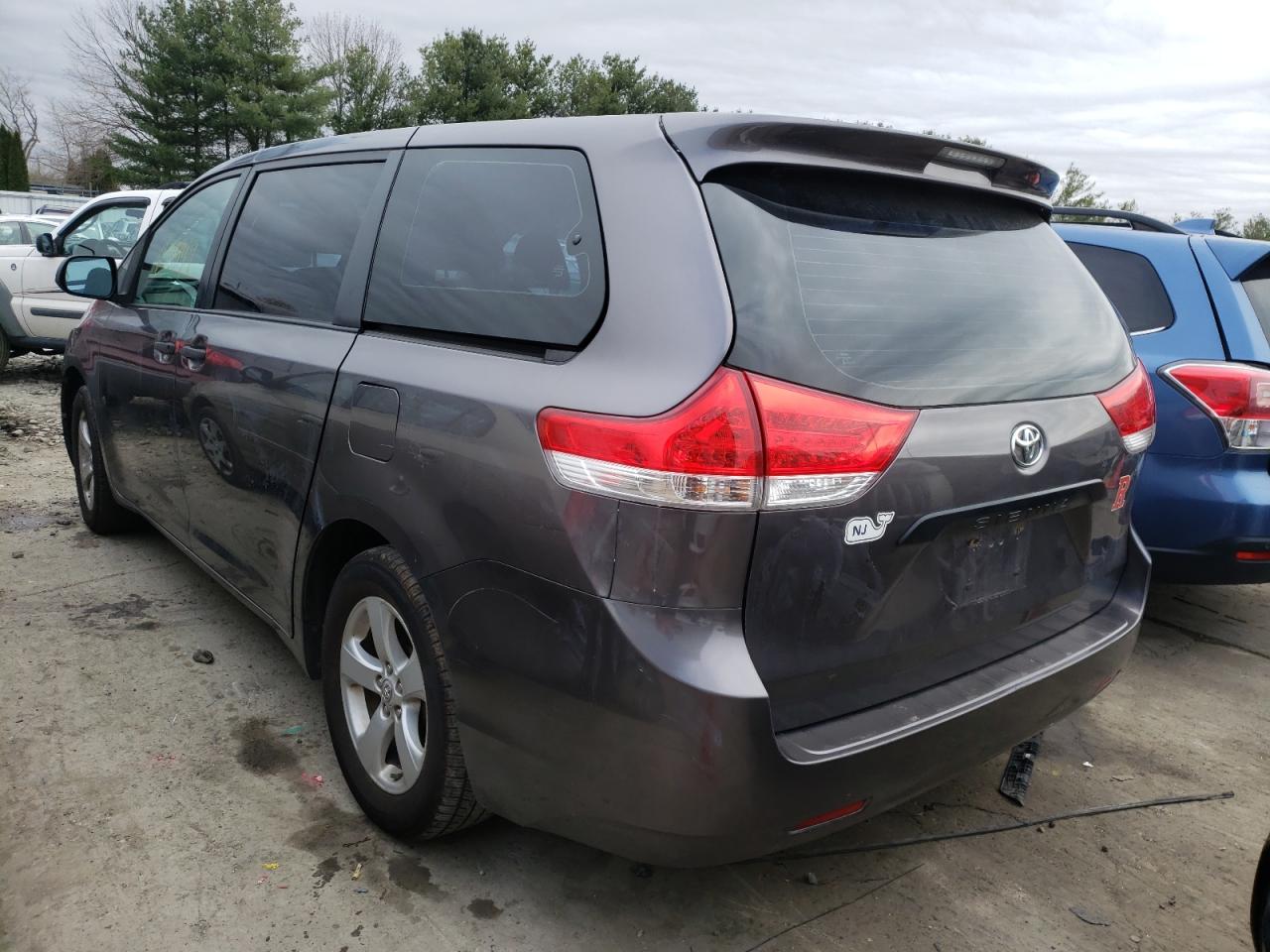 Photo 3 from auction – 2012 TOYOTA SIENNA with VIN 5TDZK3DC7CS183793