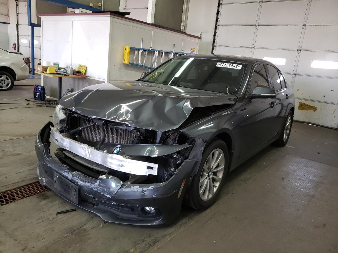 Photo 2 from auction – 2017 BMW 320 XI with VIN WBA8E5G50HNU41898