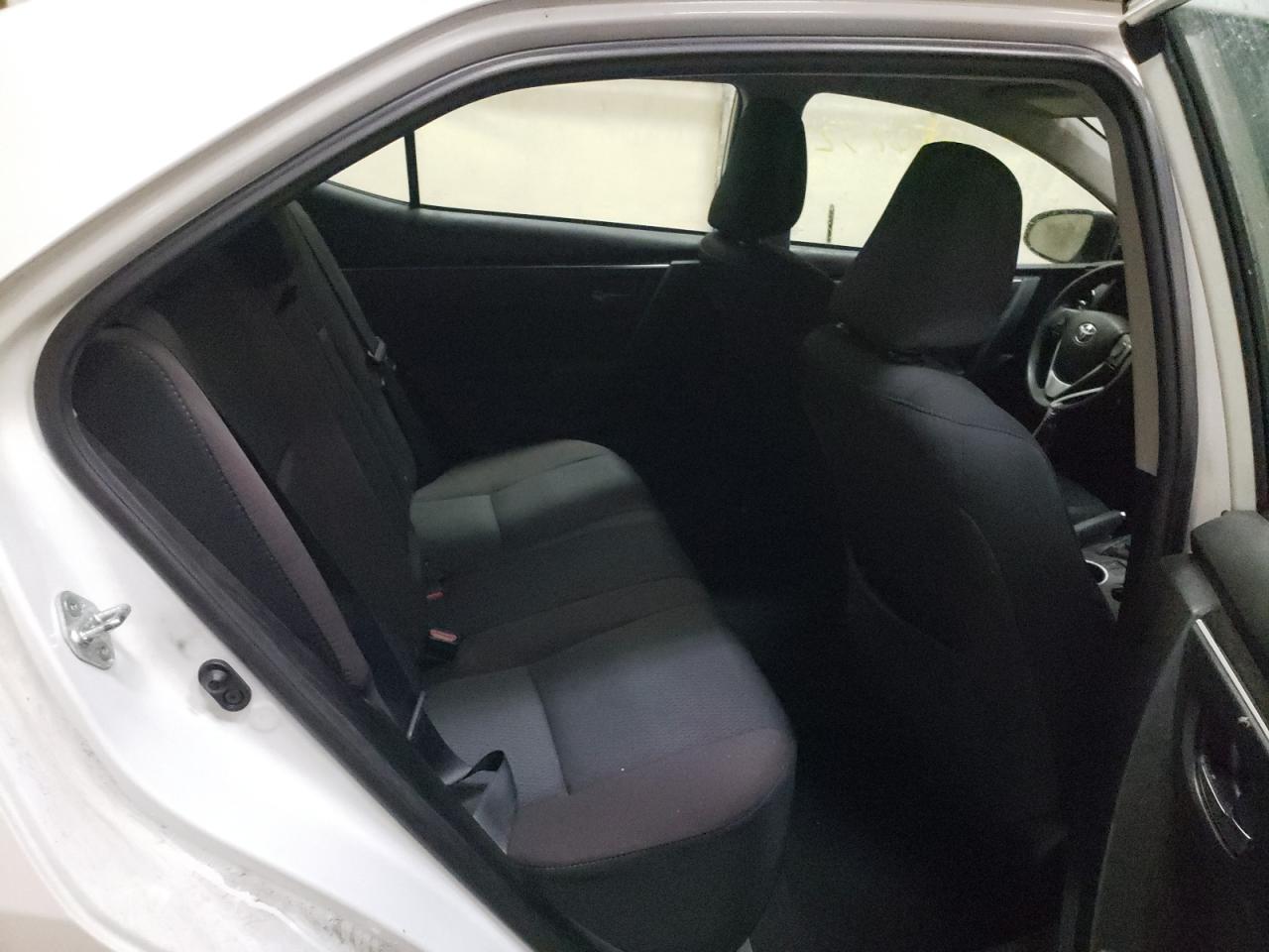 Photo 6 from auction – 2017 TOYOTA COROLLA L with VIN 5YFBURHE1HP631195