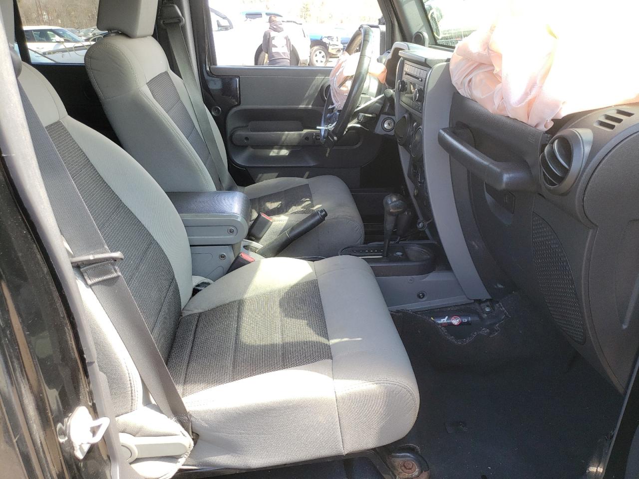 Photo 5 from auction – 2008 JEEP WRANGLER U with VIN 1J4GA39118L636567