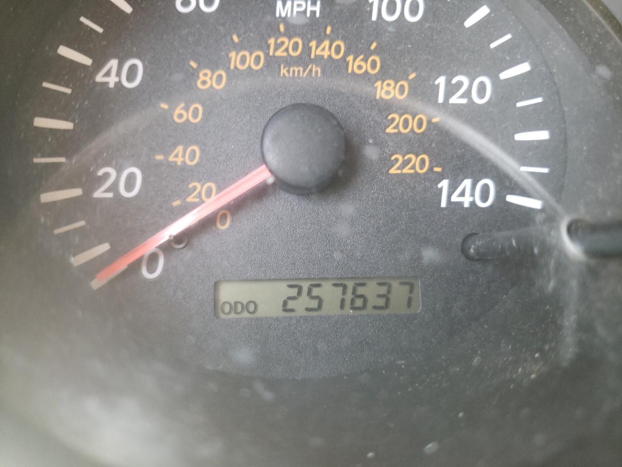 Photo 8 from auction – 2004 TOYOTA HIGHLANDER with VIN JTEGD21A540092181