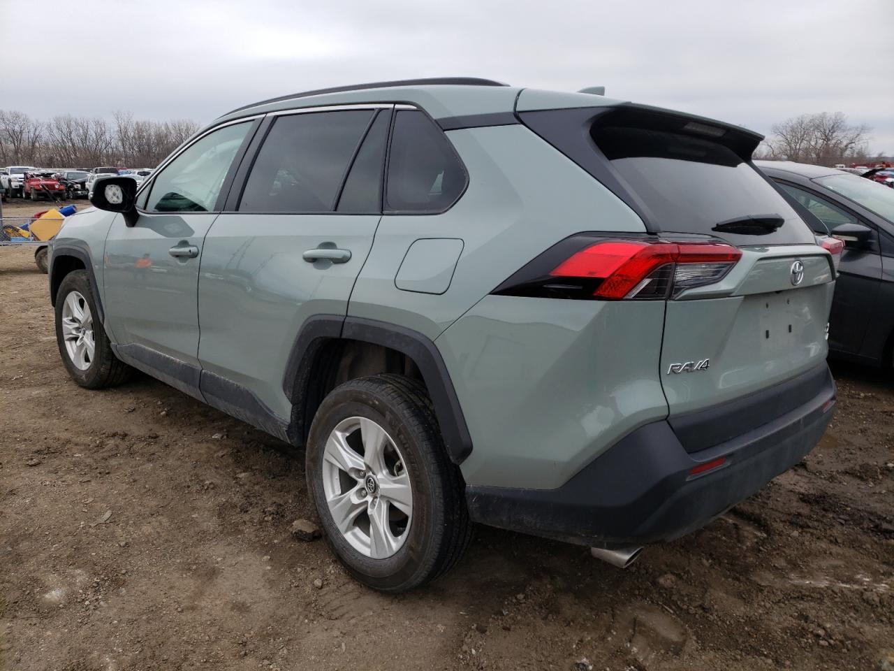 Photo 3 from auction – 2021 TOYOTA RAV4 XLE with VIN 2T3P1RFV9MW156879