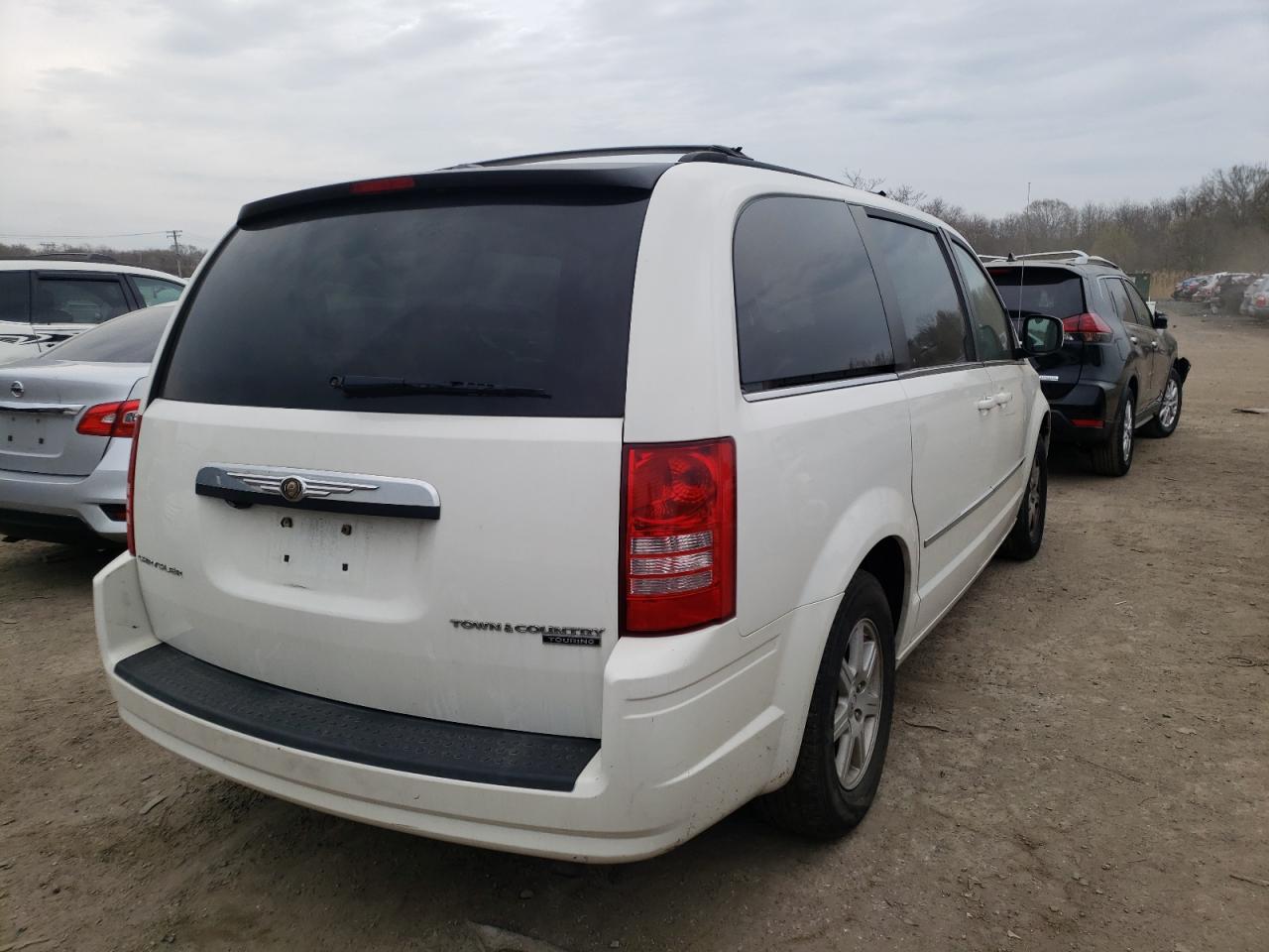 Photo 4 from auction – 2010 CHRYSLER TOWN & COU with VIN 2A4RR8D10AR456550