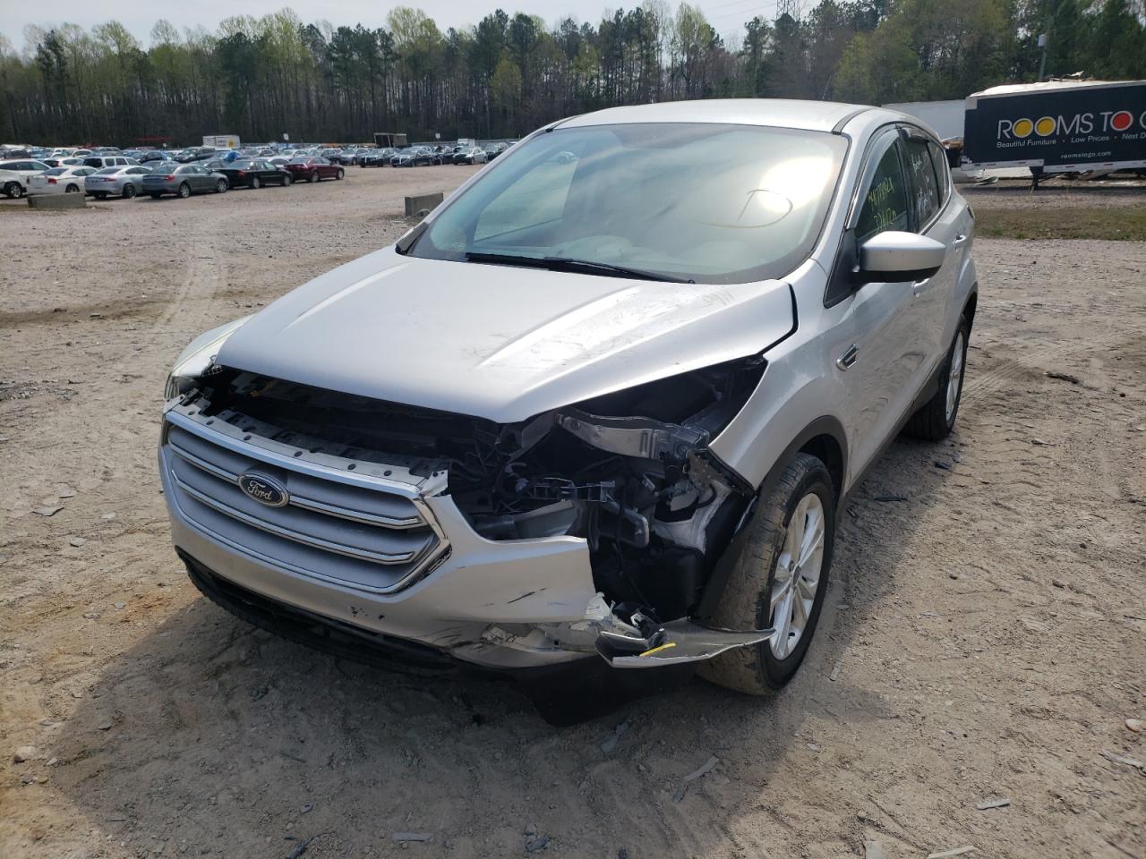 Photo 2 from auction – 2017 FORD ESCAPE SE with VIN 1FMCU0GD0HUC31121