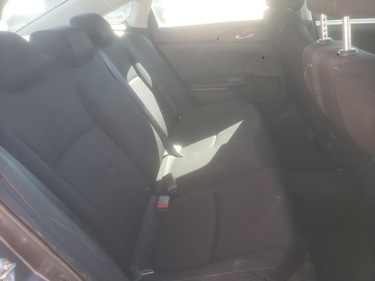 Photo 6 from auction – 2019 HONDA CIVIC LX with VIN 19XFC2F69KE030360