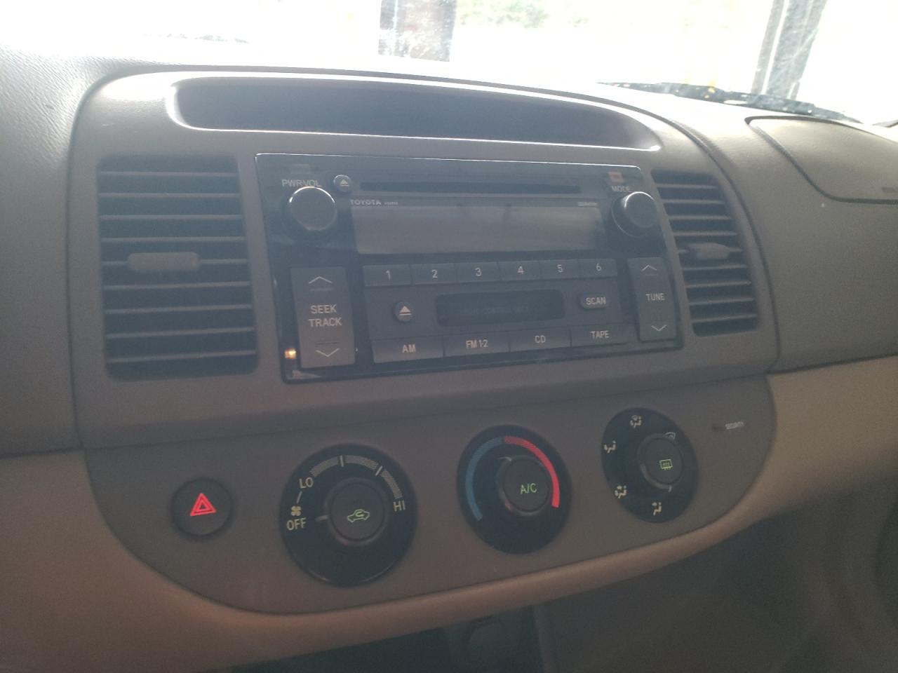 Photo 9 from auction – 2003 TOYOTA CAMRY LE with VIN 4T1BF32K53U039196