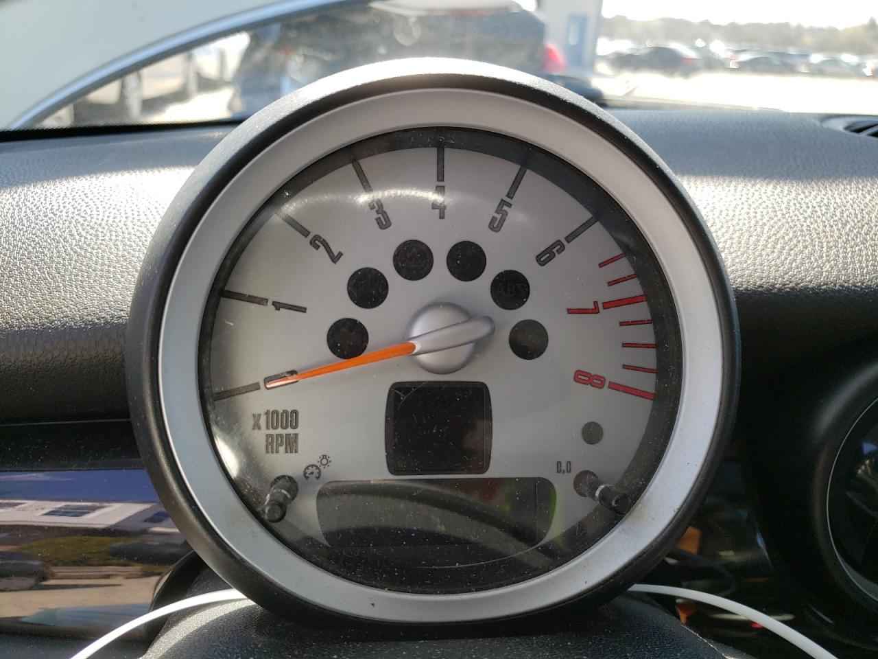 Photo 8 from auction – 2009 MINI COOPER S with VIN WMWMF73589TW87382