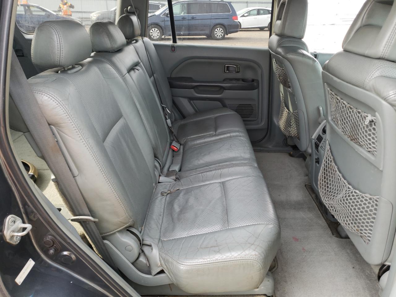 Photo 6 from auction – 2004 HONDA PILOT EXL with VIN 2HKYF18684H555786
