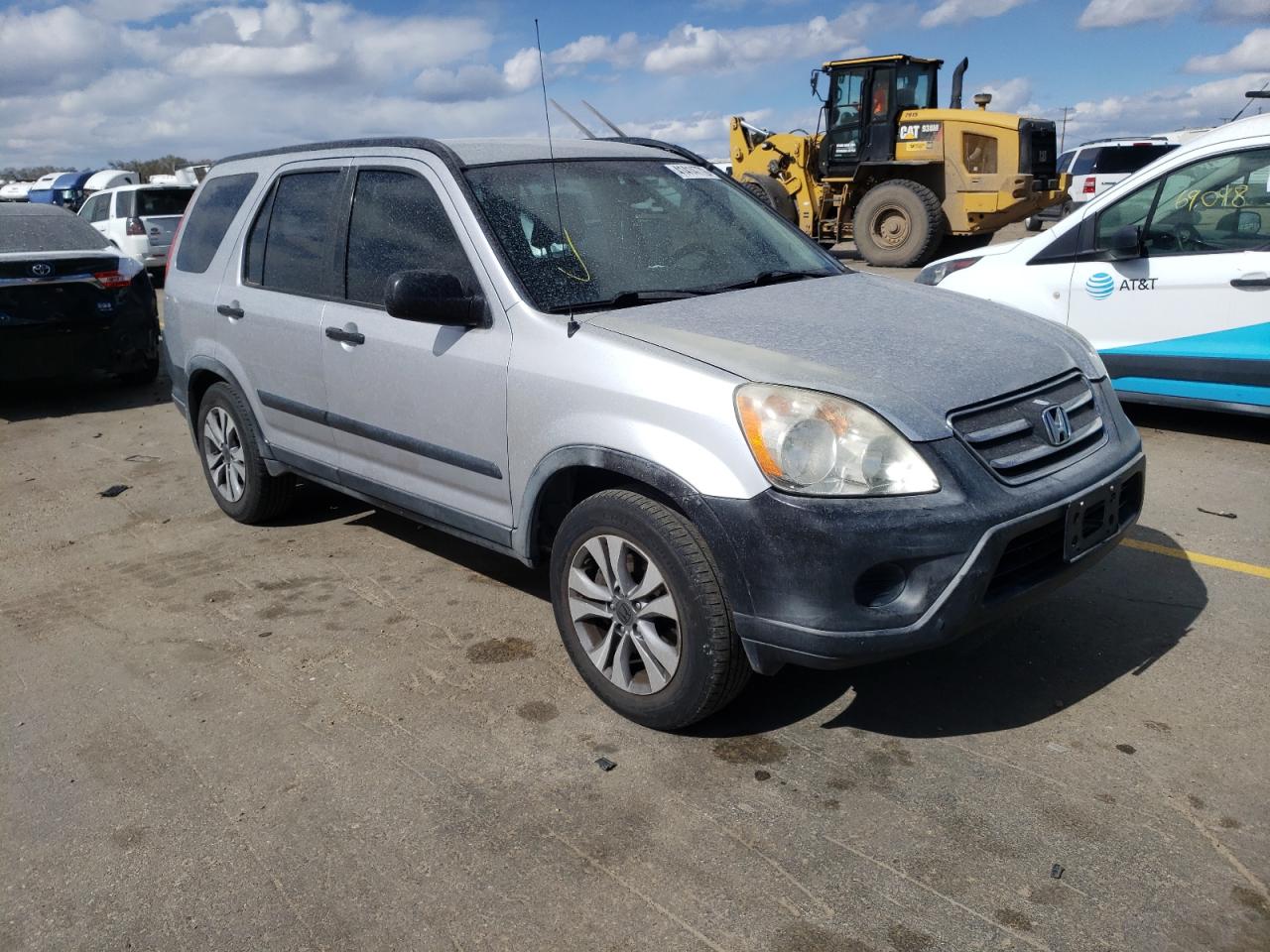 HONDA CR-V LX 2005 with VIN JHLRD68575C008989 - Photo from auction