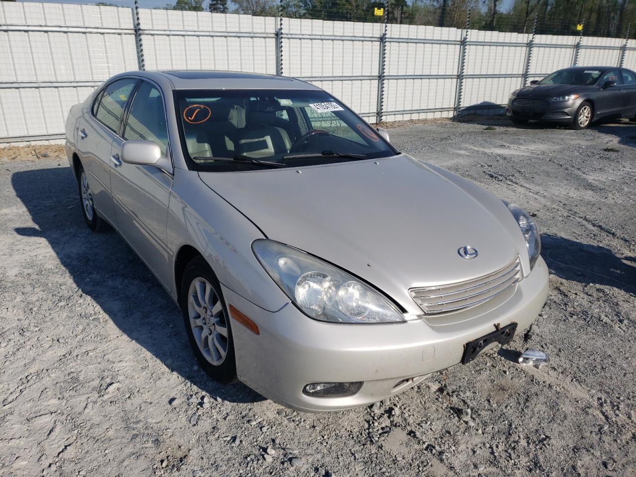 LEXUS ES 330 2004 with VIN JTHBA30G845019858 - Photo from auction