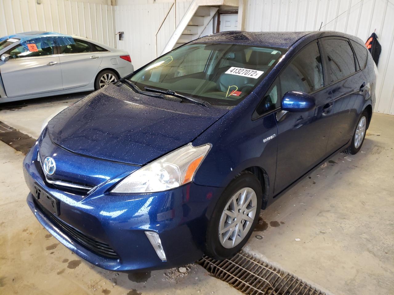 Photo 2 from auction – 2012 TOYOTA PRIUS V with VIN JTDZN3EU0C3126884