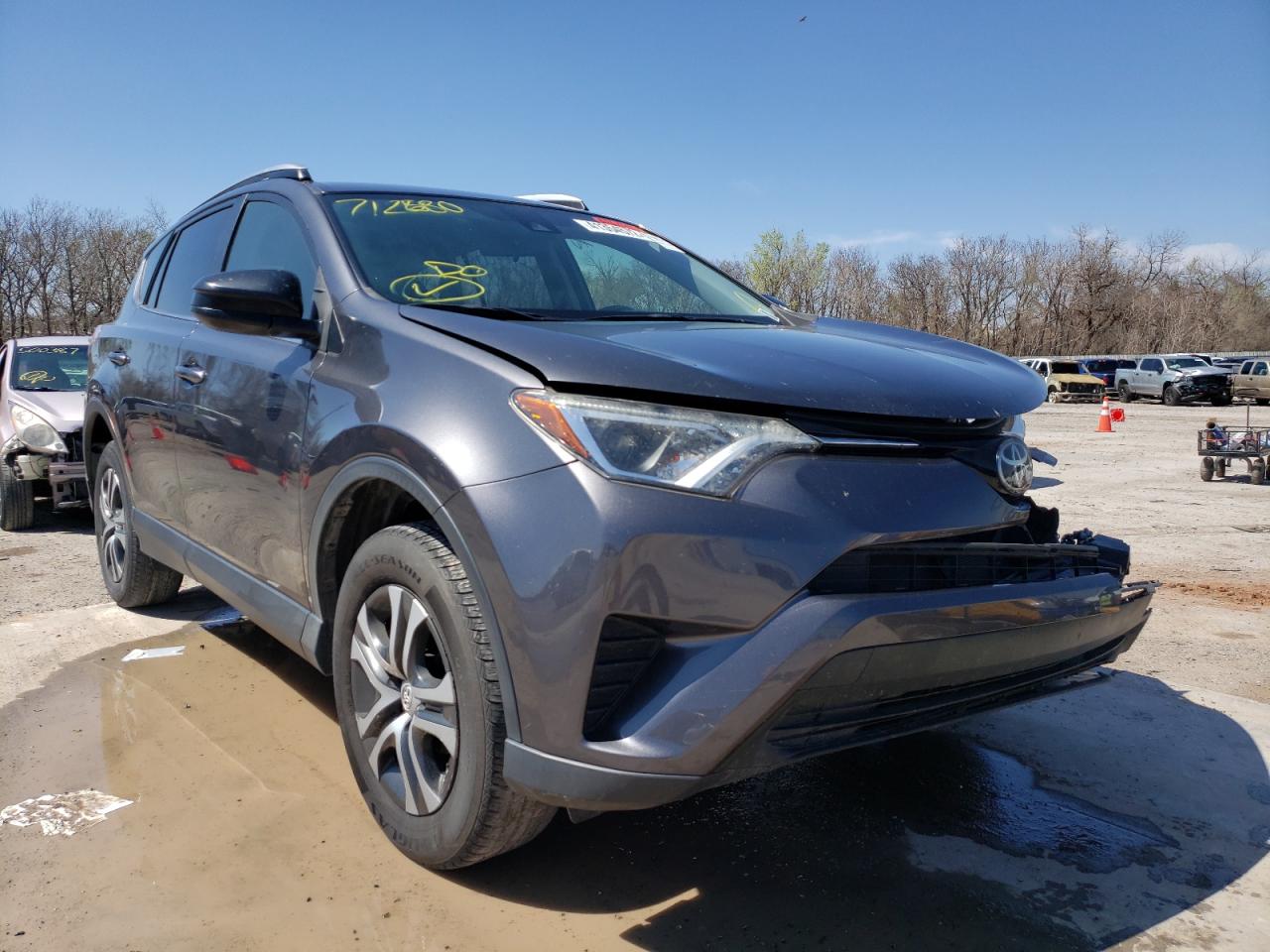 TOYOTA RAV4 LE 2017 with VIN JTMZFREV2HJ712580 - Photo from auction