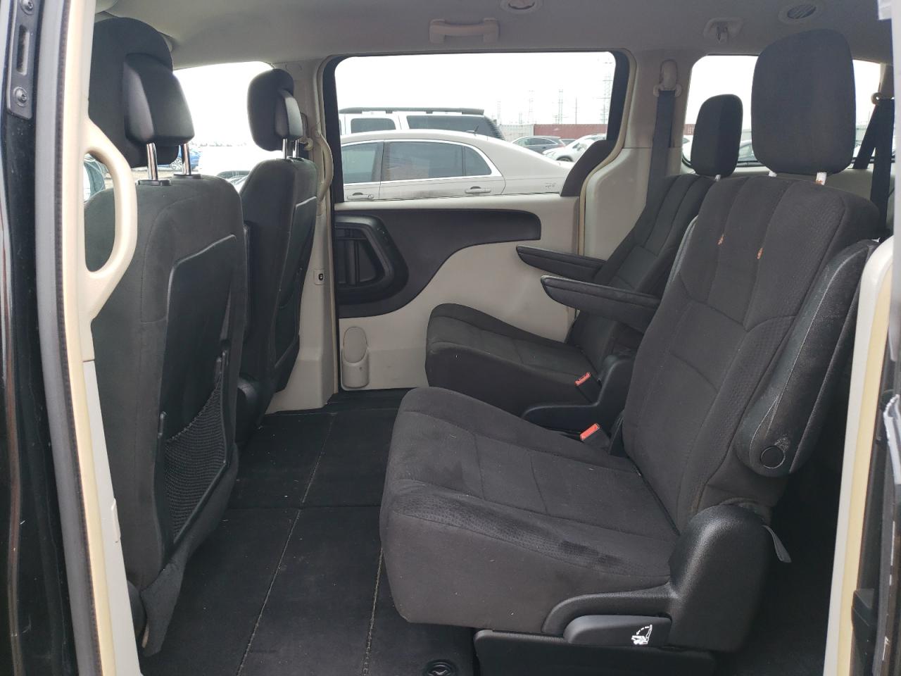 Photo 6 from auction – 2011 CHRYSLER TOWN & COU with VIN 2A4RR5DG0BR733492