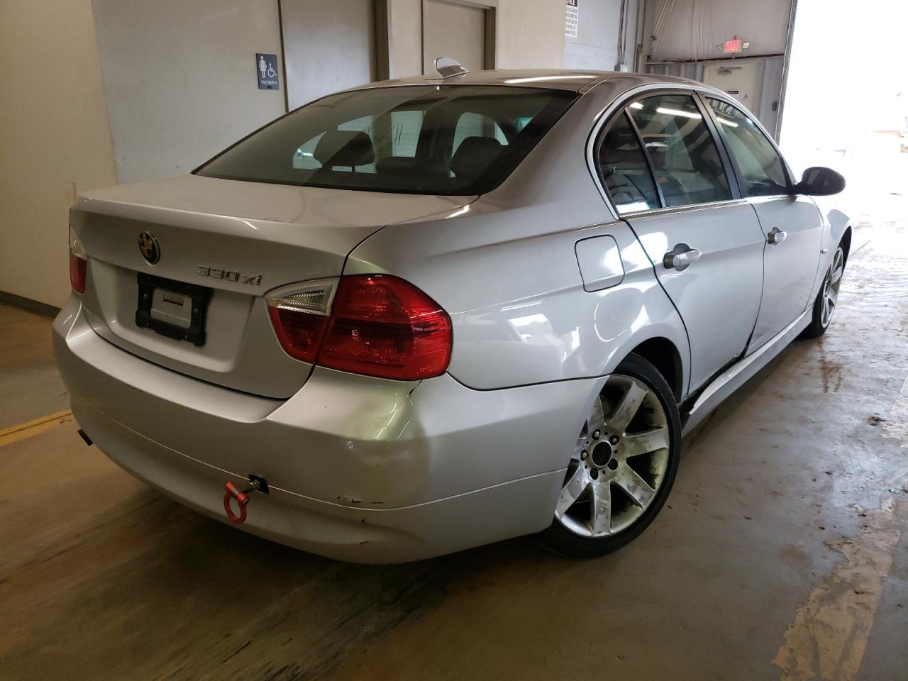 Photo 9 from auction – 2006 BMW 330 XI with VIN WBAVD33526KV60602
