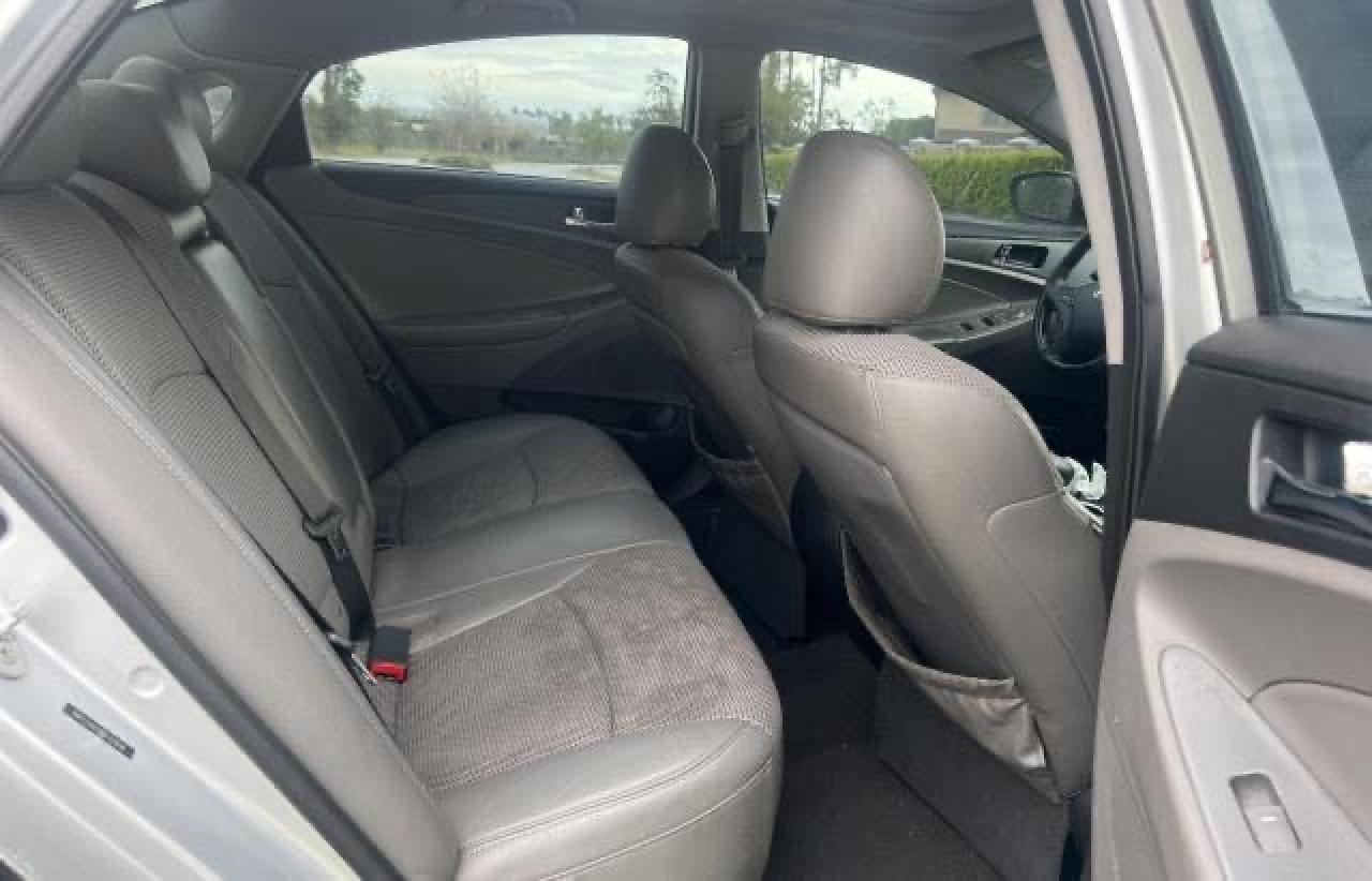 Photo 6 from auction – 2011 HYUNDAI SONATA SE with VIN 5NPEC4ACXBH193938