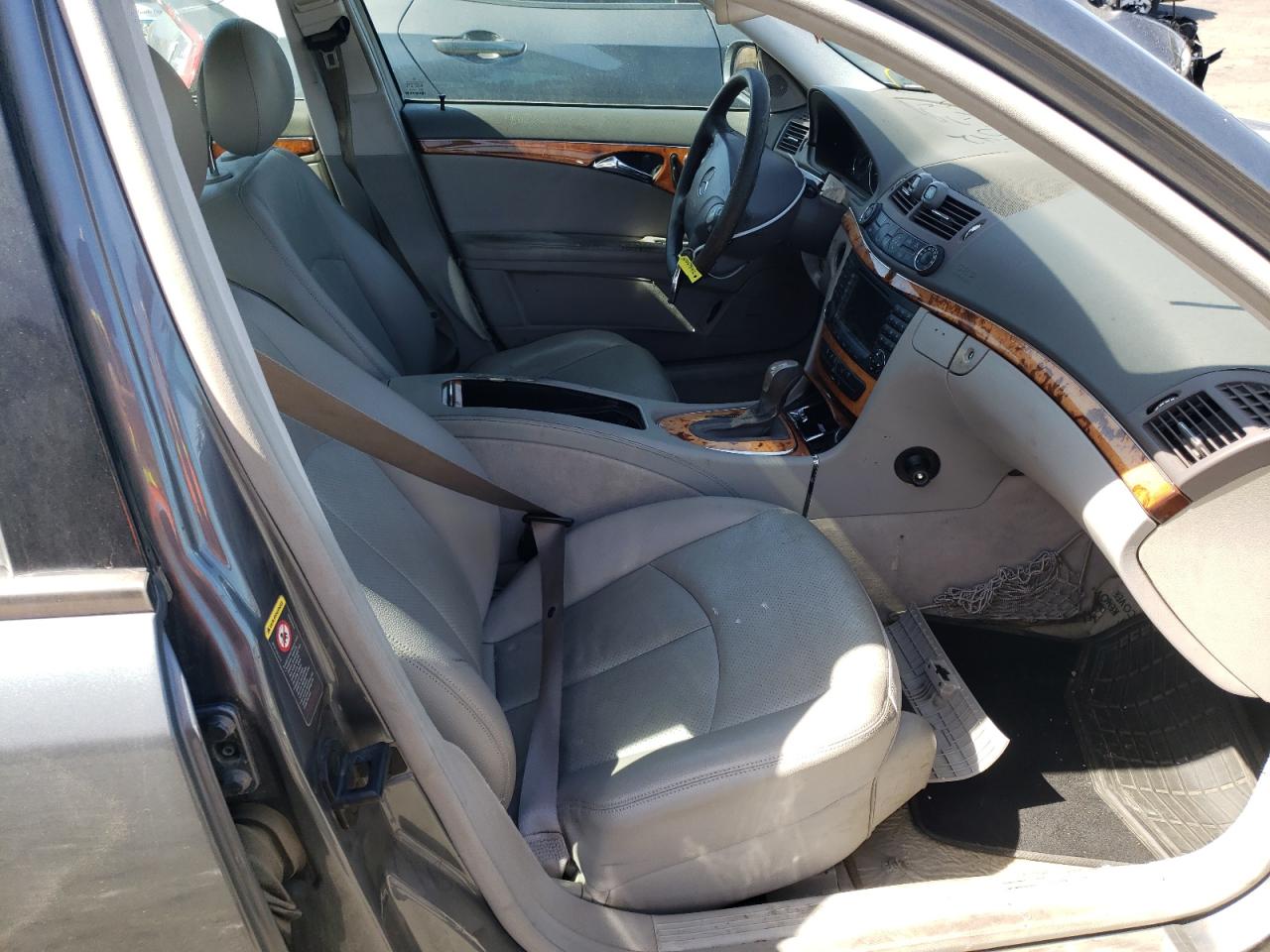 Photo 5 from auction – 2005 MERCEDES-BENZ E 320 with VIN WDBUF65J35A685082