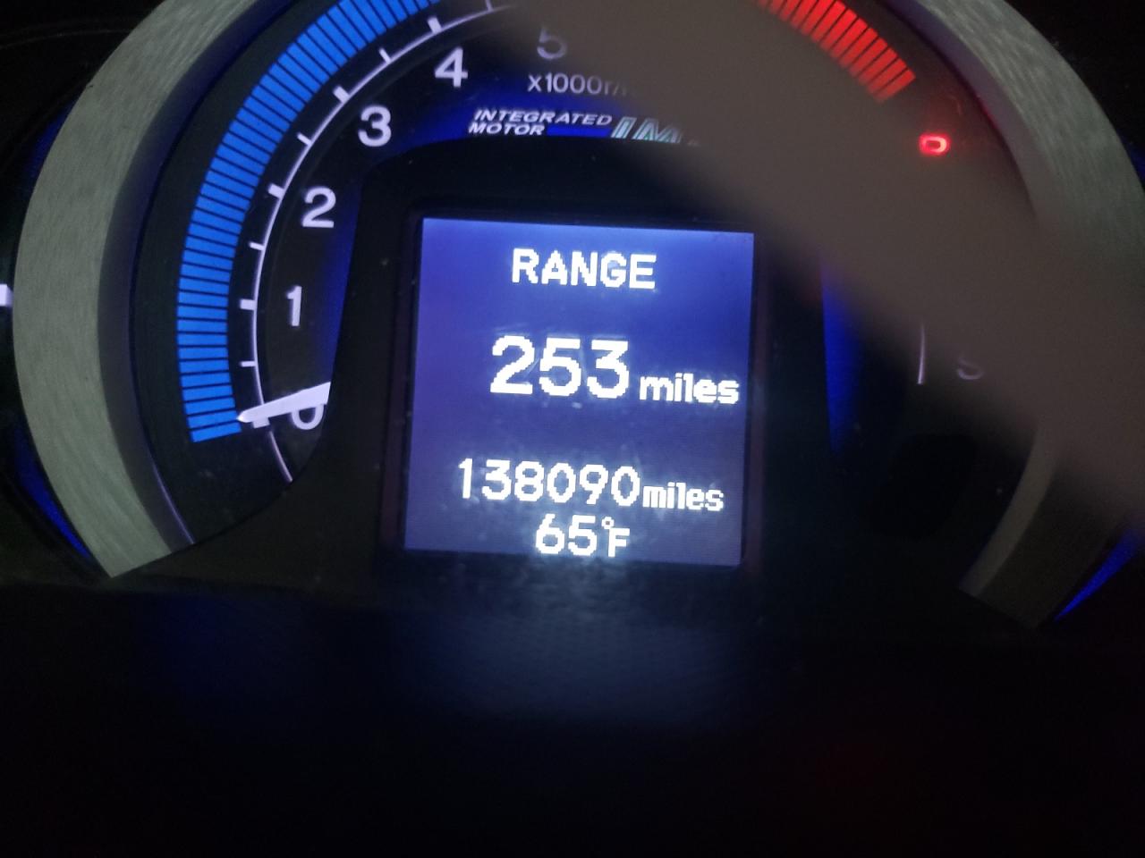 Photo 8 from auction – 2010 HONDA INSIGHT EX with VIN JHMZE2H77AS008221