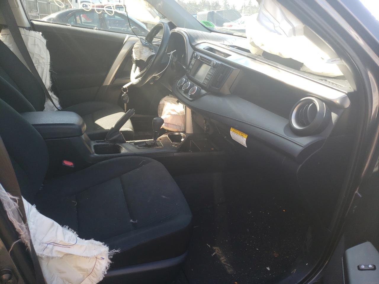 Photo 5 from auction – 2016 TOYOTA RAV4 LE with VIN JTMBFREV2GD195618