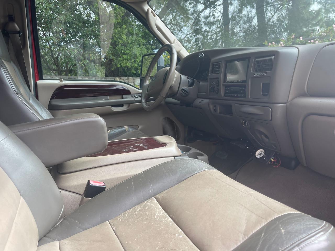 Photo 5 from auction – 2003 FORD EXCURSION with VIN 1FMSU45P63EB66648