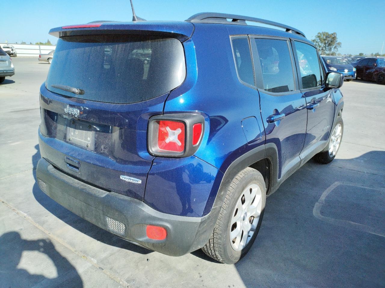 Photo 4 from auction – 2018 JEEP RENEGADE L with VIN ZACCJABB4JPJ59286