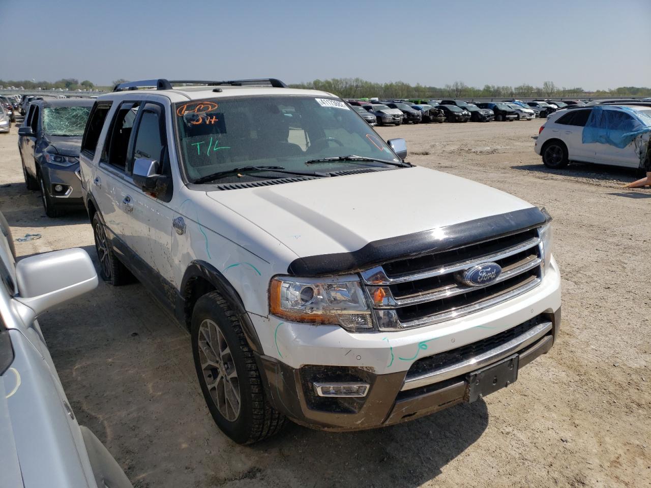 FORD EXPEDITION 2017 with VIN 1FMJU1HT8HEA00948 - Photo from auction