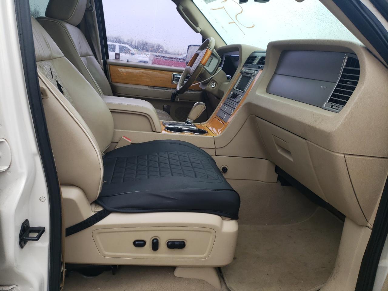 Photo 5 from auction – 2007 LINCOLN NAVIGATOR with VIN 5LMFL28587LJ23592