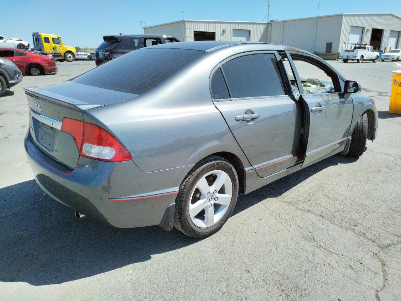 Photo 4 from auction – 2011 HONDA CIVIC LX-S with VIN 19XFA1F64BE036759
