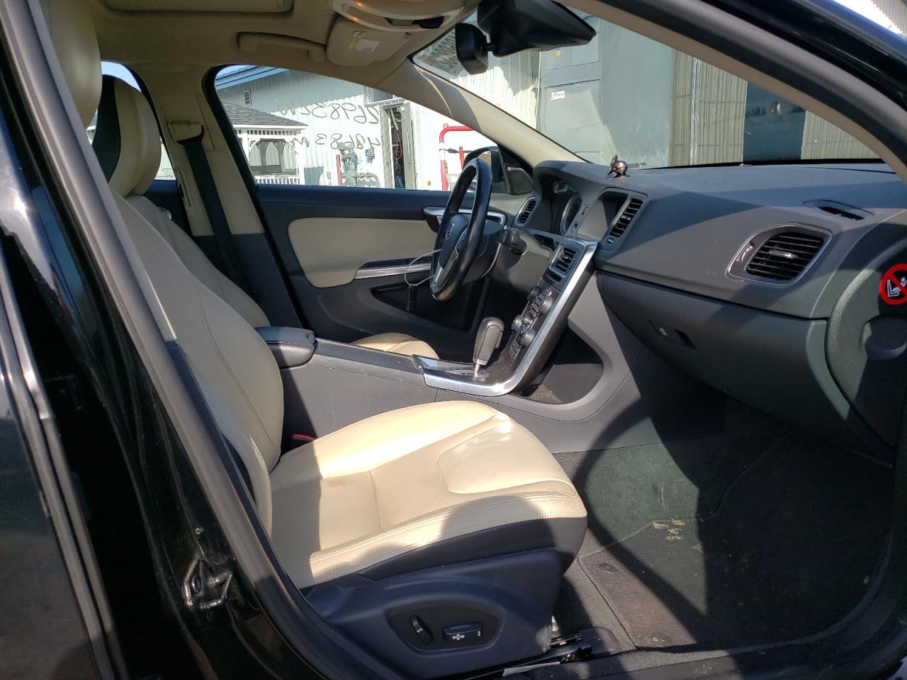 Photo 5 from auction – 2012 VOLVO S60 T5 with VIN YV1622FS6C2036898