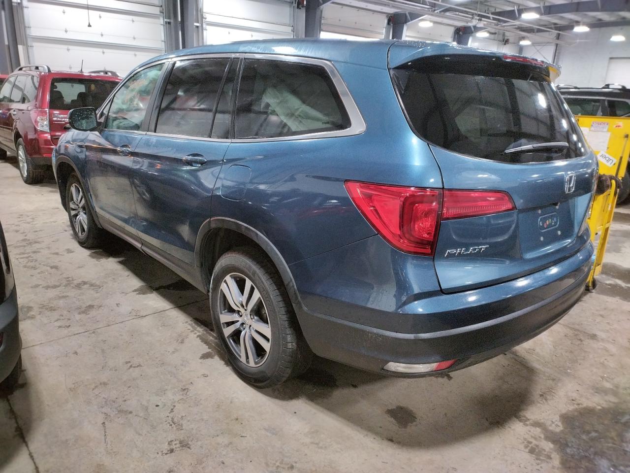 Photo 3 from auction – 2016 HONDA PILOT EXL with VIN 5FNYF6H58GB008489