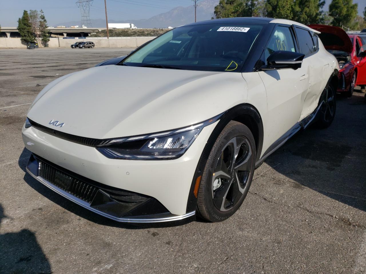 Photo 2 from auction – 2022 KIA EV6 with VIN KNDC3DLC3N5027320